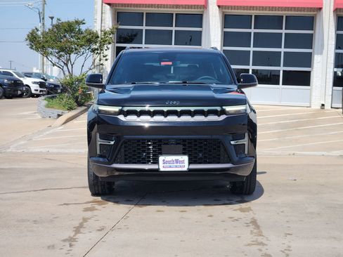 New 2026 Jeep Grand Wagoneer Limited AWD/4WD image 6