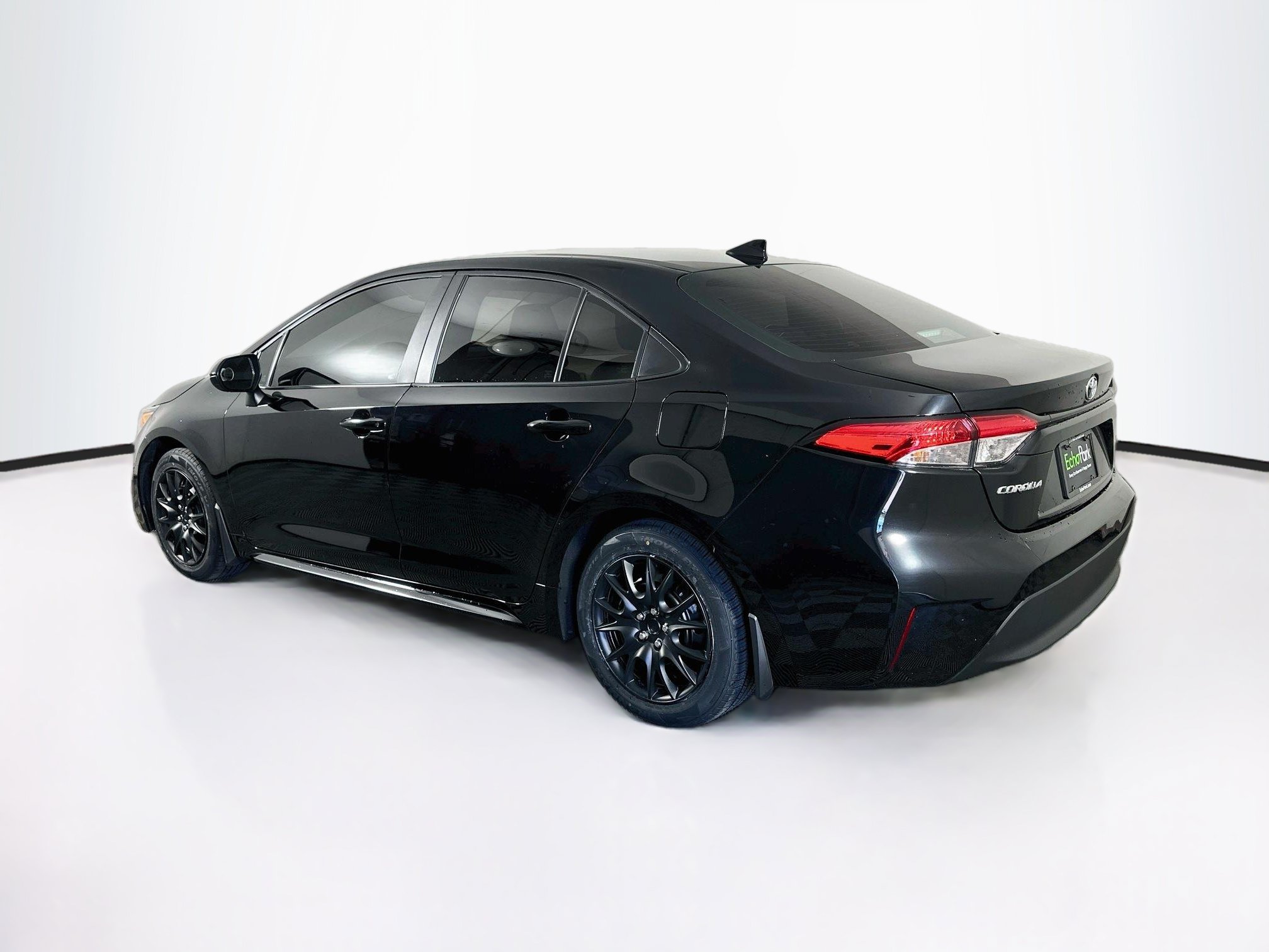 Used 2025 Toyota Corolla LE FWD image 5