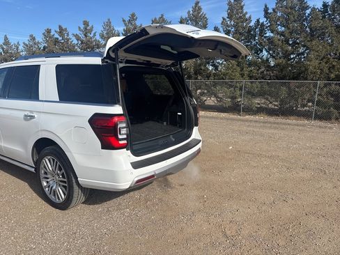 Used 2023 Ford Expedition Platinum image 37