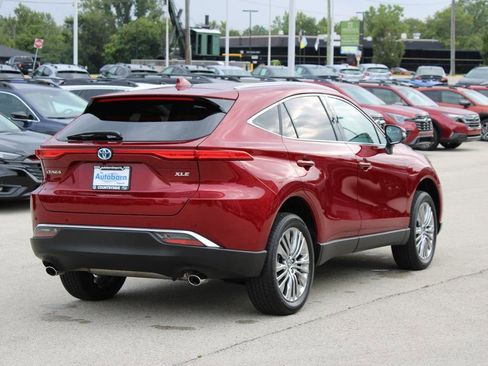 Used 2024 Toyota Venza XLE image 5