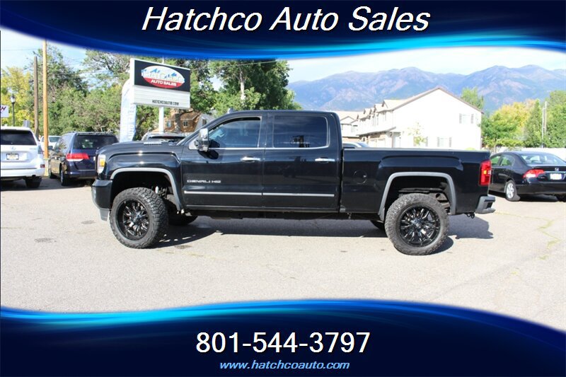 Used 2017 GMC Sierra 2500 Denali w/ Duramax Plus Package AWD/4WD image 2
