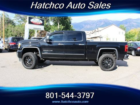 Used 2017 GMC Sierra 2500 Denali w/ Duramax Plus Package AWD/4WD image 2