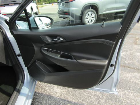 Used 2017 Chevrolet Cruze Premier image 16