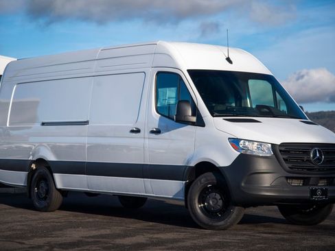 New 2026 Mercedes-Benz Sprinter 2500 image 3