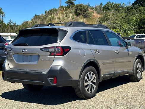 Used 2020 Subaru Outback Premium w/ Popular Package #1 AWD/4WD image 5