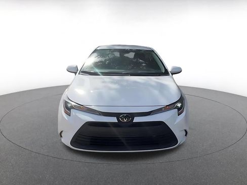 Used 2025 Toyota Corolla LE FWD image 3