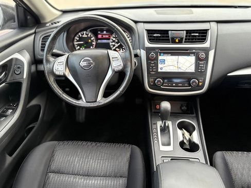 Used 2017 Nissan Altima 2.5 SV w/ Convenience Package image 12