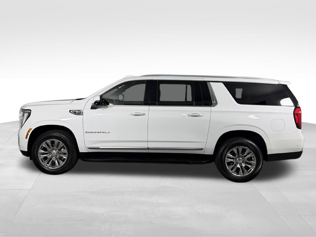 Used 2025 GMC Yukon XL Denali AWD/4WD image 10