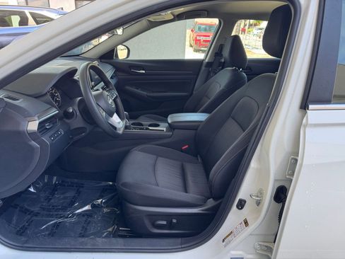 Used 2025 Nissan Altima 2.5 SV image 28