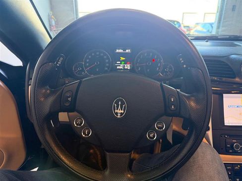 Used 2010 Maserati GranTurismo Convertible image 44