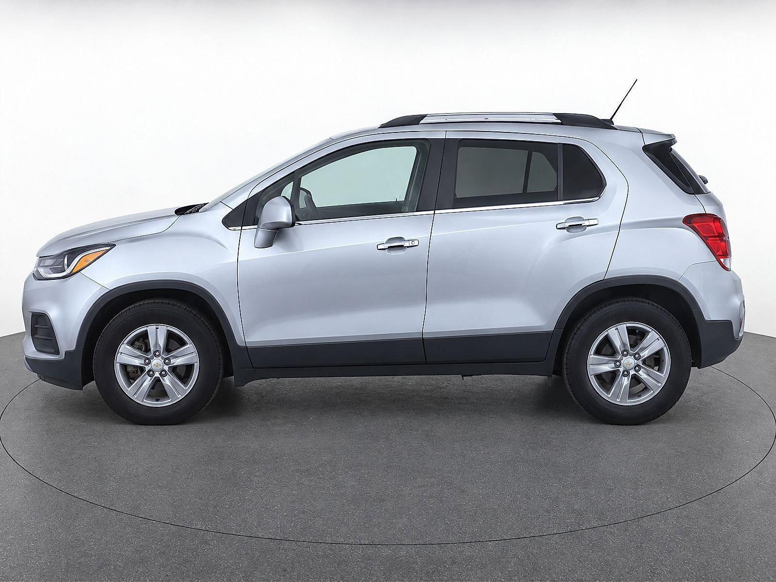 Used 2020 Chevrolet Trax LT w/ Driver Confidence Package FWD image 6