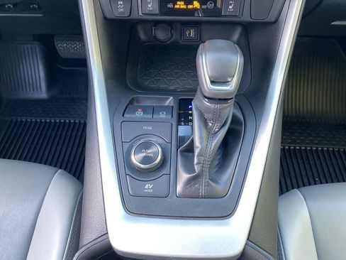 Used 2023 Toyota RAV4 XLE Premium AWD/4WD image 27