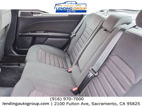 Used 2019 Ford Fusion SE image 18