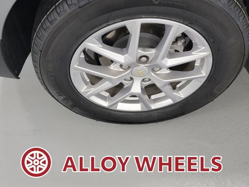 Used 2023 Chevrolet Equinox LT image 11