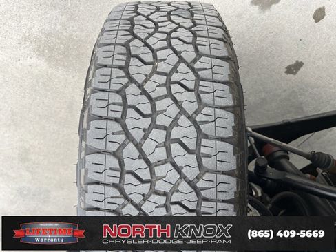 Used 2024 Chevrolet Silverado 2500 LT w/ Convenience Package image 23