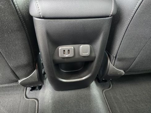 Used 2022 Chevrolet Colorado LT w/ LT Convenience Package image 25