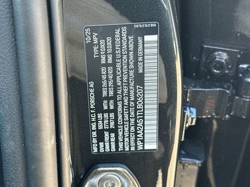 New 2026 Porsche Macan image 46