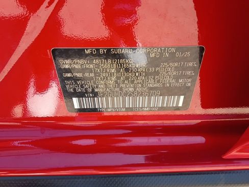Used 2025 Subaru Crosstrek 2.5i Premium AWD/4WD image 3