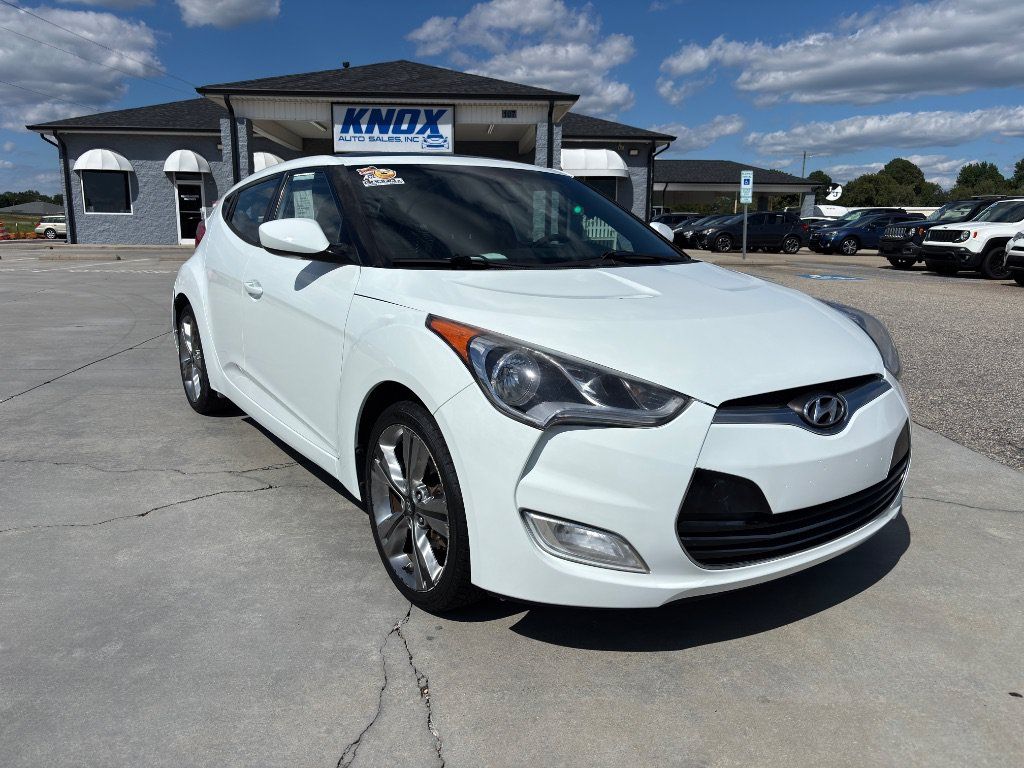 Used 2016 Hyundai Veloster w/ Option Group 02 FWD image 2