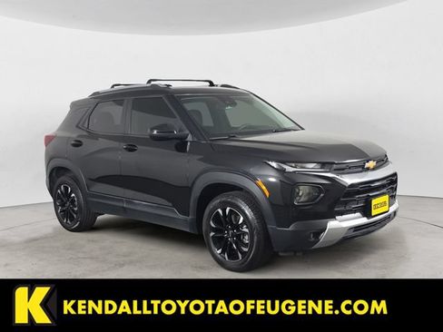 Used 2023 Chevrolet TrailBlazer LT w/ Convenience Package AWD/4WD image 3