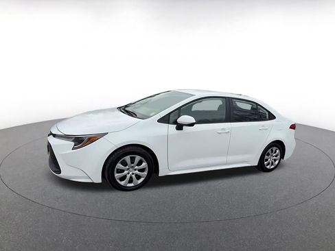 Used 2025 Toyota Corolla LE image 8