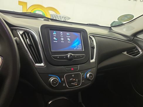 Used 2018 Chevrolet Malibu LT image 19