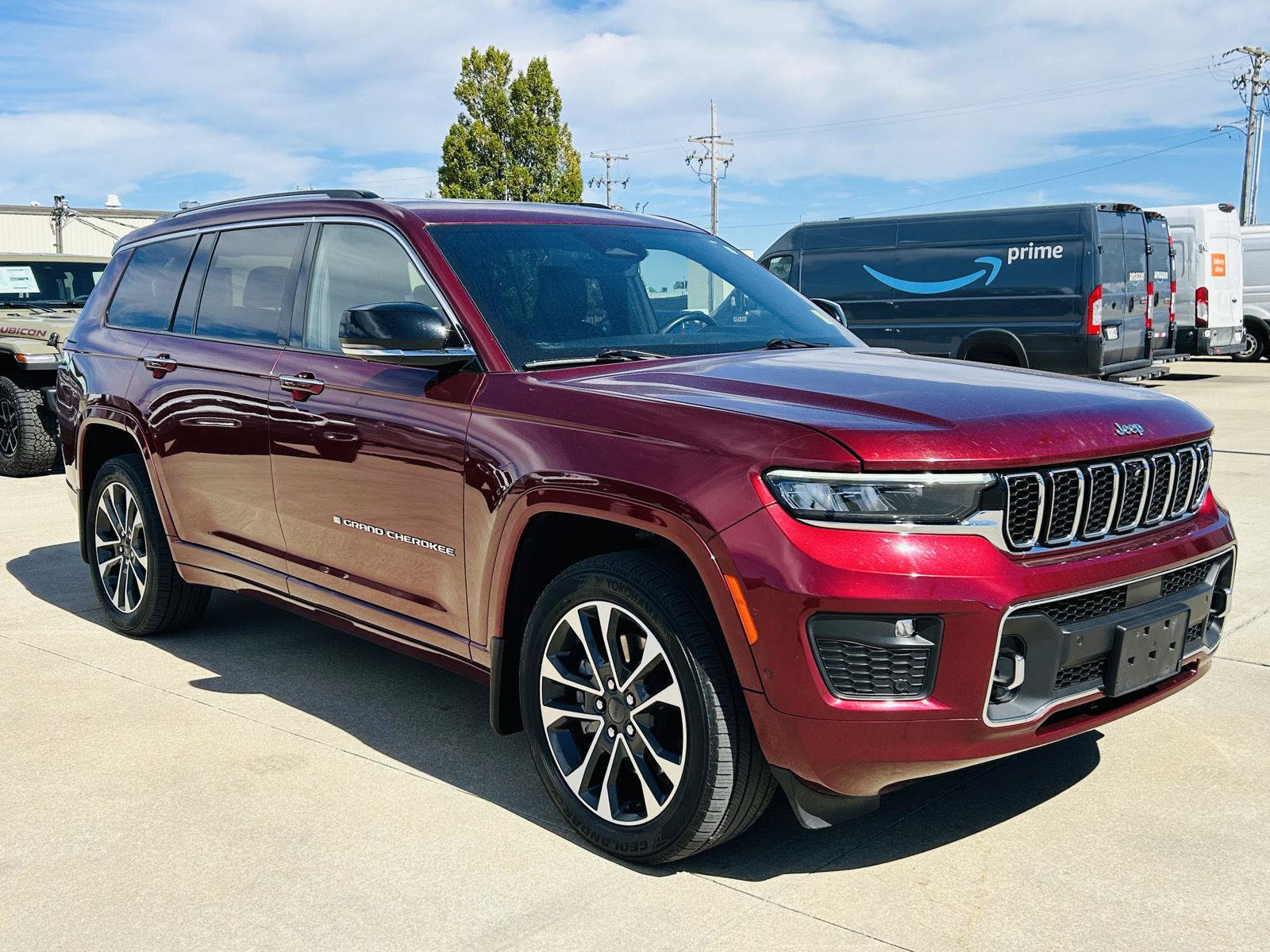 Used 2021 Jeep Grand Cherokee L Overland w/ Advanced Protech Group III AWD/4WD image 2