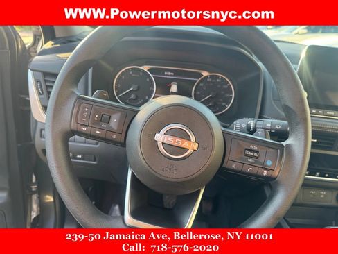 Used 2024 Nissan Rogue SV FWD image 33