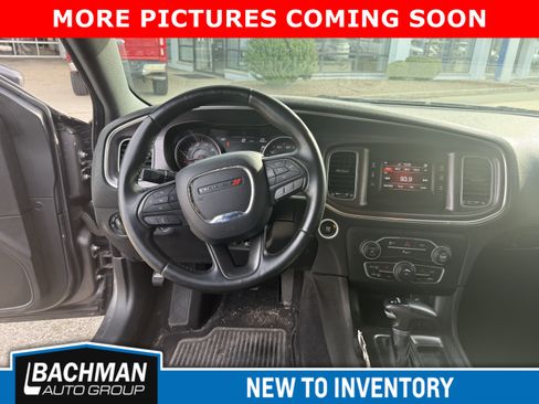 Used 2015 Dodge Charger SE w/ Sport Appearance Group image 5