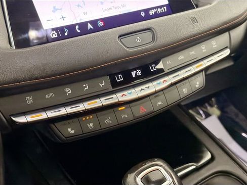 Used 2019 Cadillac XT4 Premium Luxury w/ Enhanced Visibility Package AWD/4WD image 16