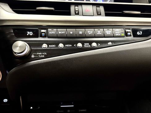 Used 2021 Lexus ES 300h w/ Accessory Package 2 FWD image 26