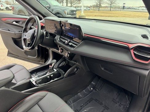 Used 2025 Chevrolet TrailBlazer RS image 37