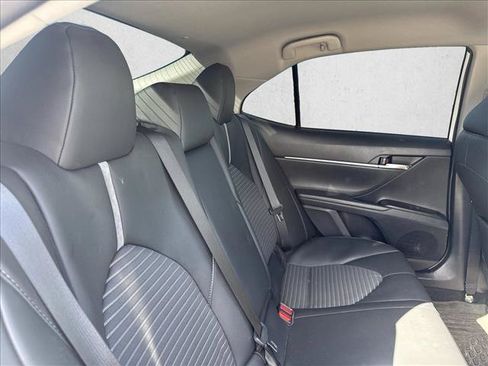 Used 2022 Toyota Camry SE w/ Carpet Mat Package (TMS) FWD image 16