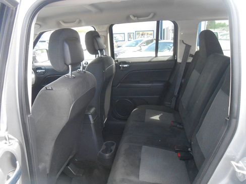 Used 2016 Jeep Patriot Sport w/ Power Value Group AWD/4WD image 11