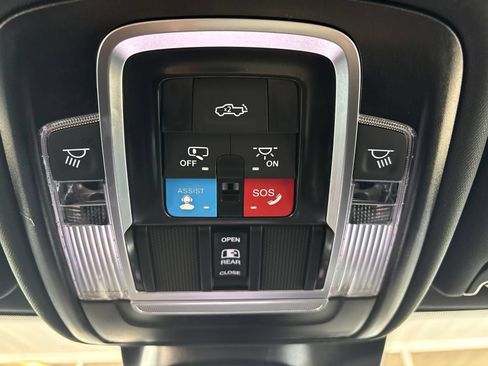 New 2027 RAM 2500 Laramie w/ Night Edition AWD/4WD image 20