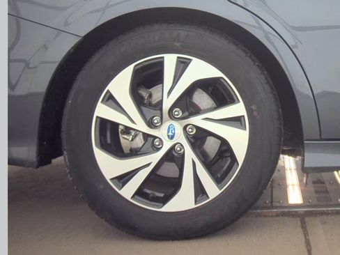 Used 2025 Subaru Legacy Premium image 11