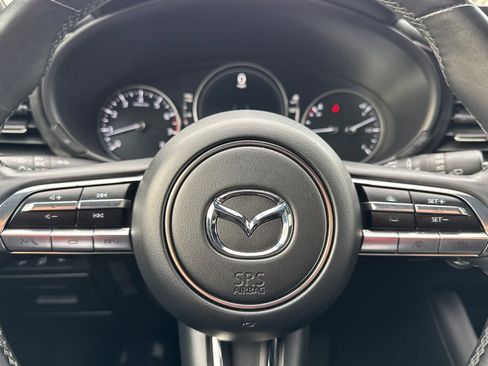 Used 2021 MAZDA MAZDA3 Hatchback w/Premium Plus Pkg image 26