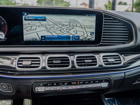 Used 2025 Mercedes-Benz Maybach GLS 600 4MATIC image 11