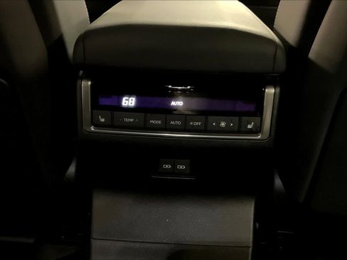 Used 2024 Lexus GX 550 image 33