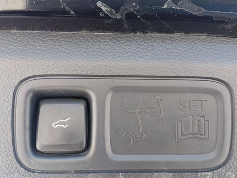 Used 2024 Lincoln Navigator Premiere AWD/4WD image 23