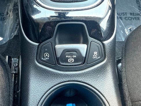 Used 2021 Jeep Compass Latitude w/ Sun and Sound Group AWD/4WD image 36
