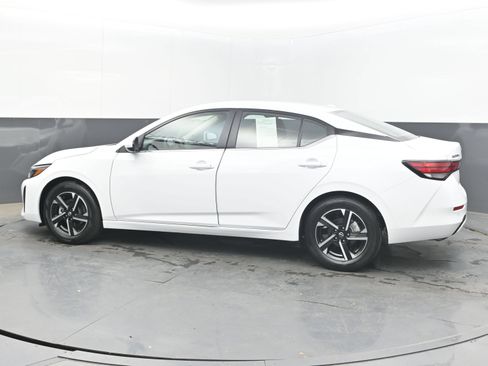 Used 2025 Nissan Sentra SV FWD image 5