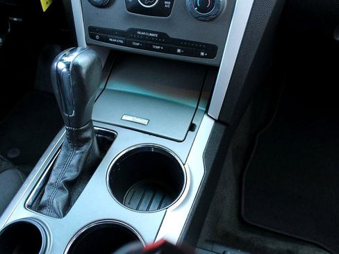 Used 2014 Ford Explorer XLT image 22