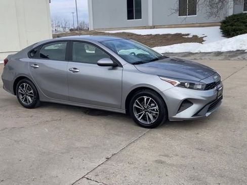 Used 2024 Kia Forte LXS image 2