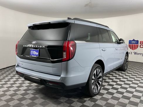 New 2027 Ford Expedition Platinum w/ Driver's Package AWD/4WD image 3