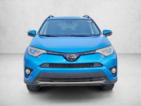 Used 2018 Toyota RAV4 XLE image 2