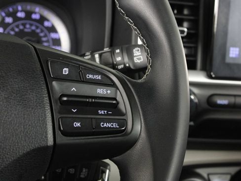 Certified 2022 Hyundai Venue SEL FWD image 27