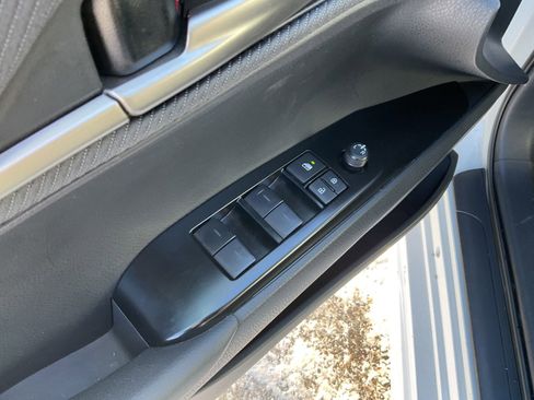 Used 2025 Toyota Camry SE image 20