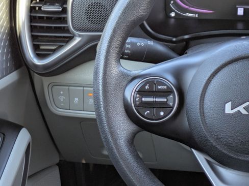 Used 2023 Kia Soul LX image 23