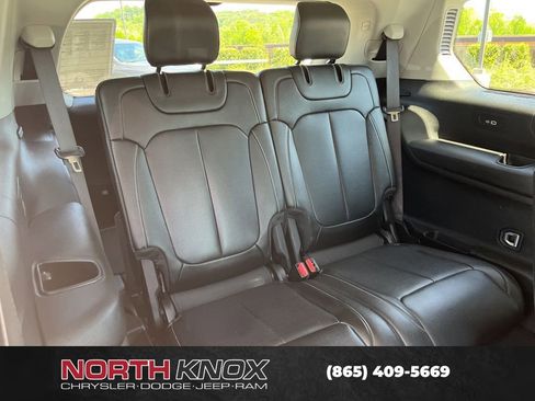 Used 2023 Jeep Grand Cherokee L Limited w/ Luxury Tech Group II AWD/4WD image 24